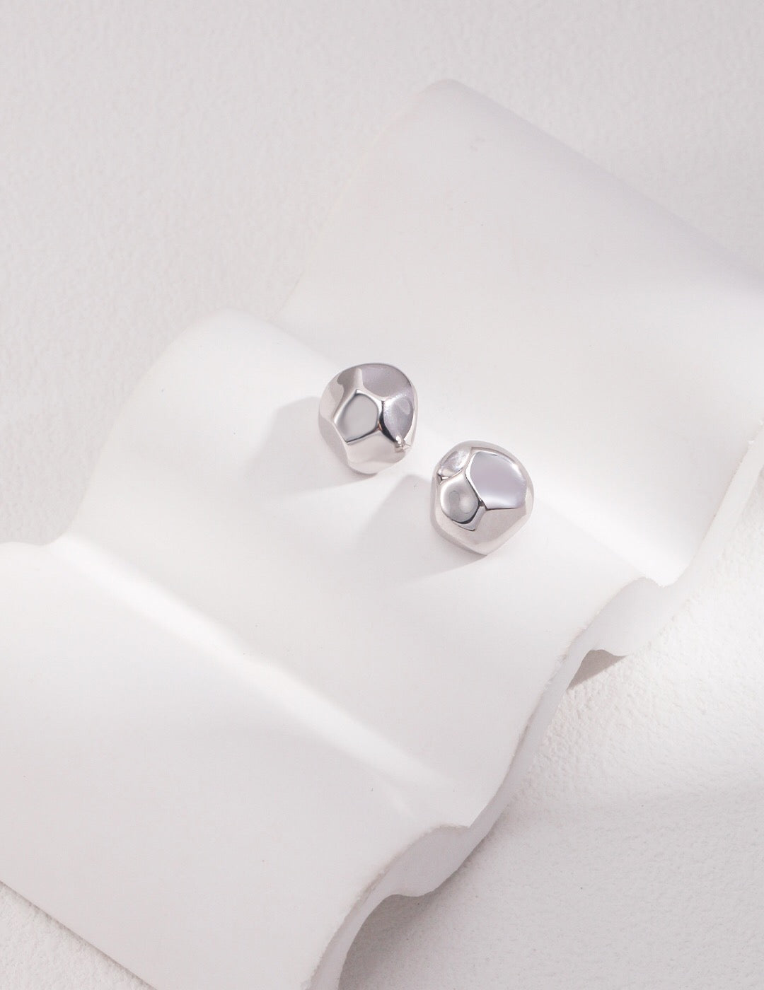 Bold Geometric Stud Earrings-3