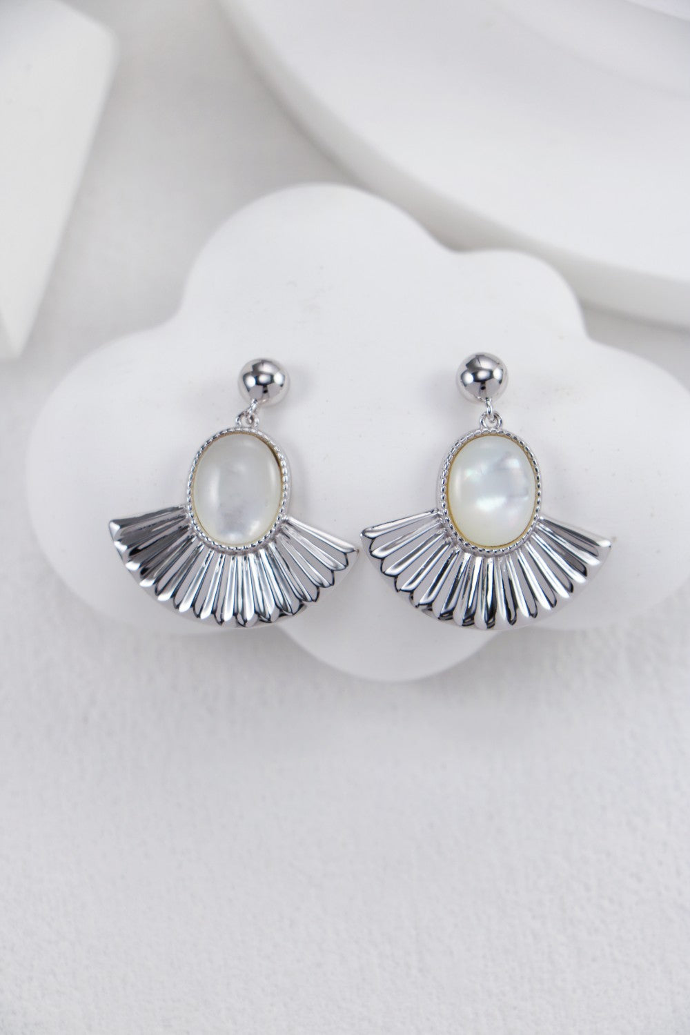 Fan-Shaped Mother-of-Pearl Earrings-4