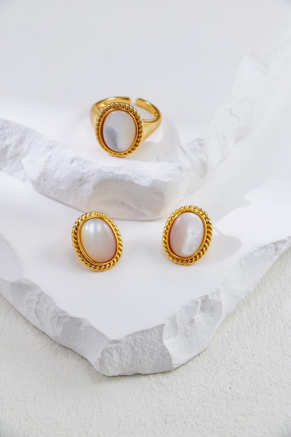 Oval White Shell Stud Earrings-2