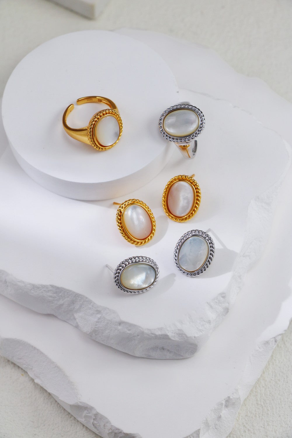 Oval White Shell Stud Earrings-3