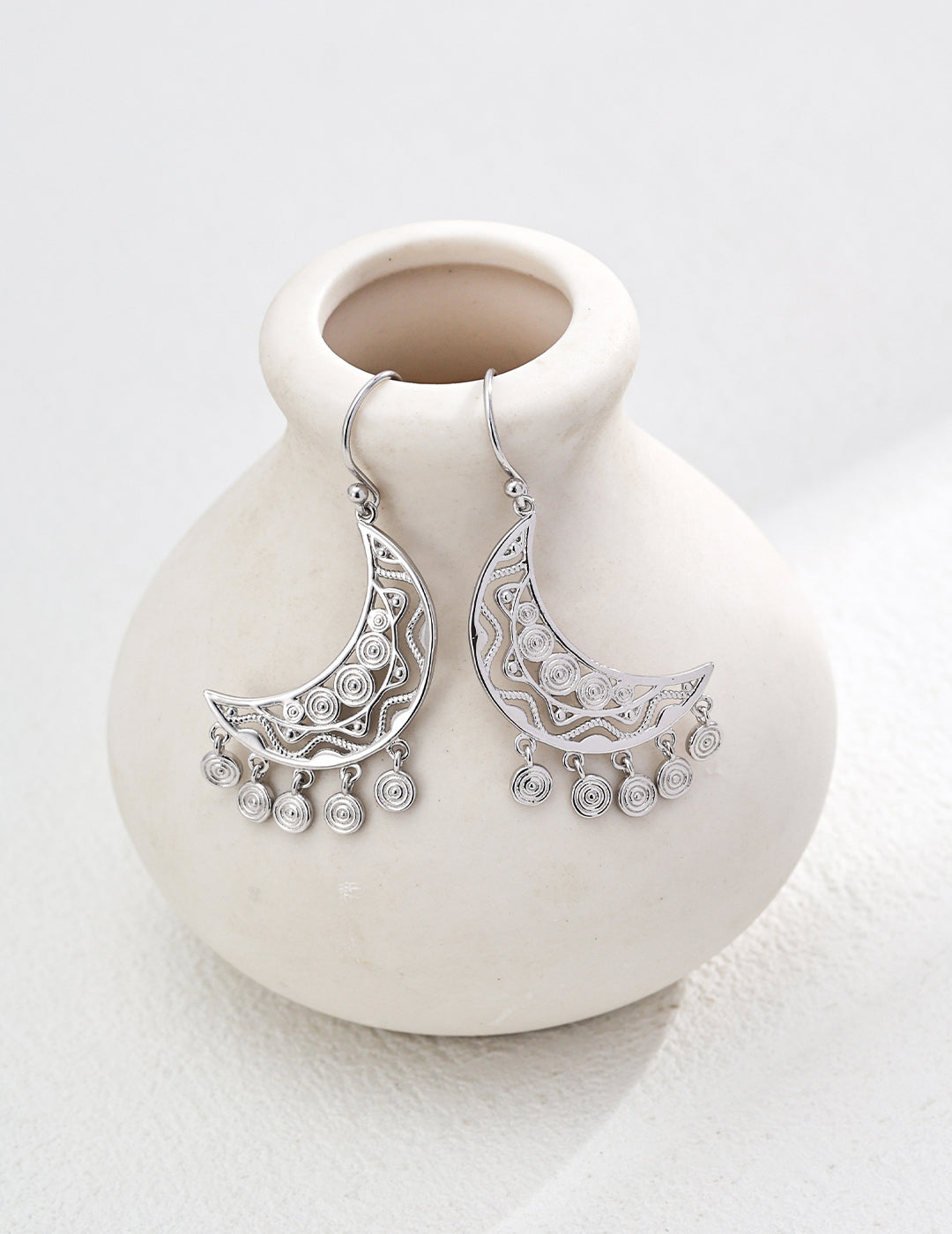 Vintage Crescent Moon Earrings-2
