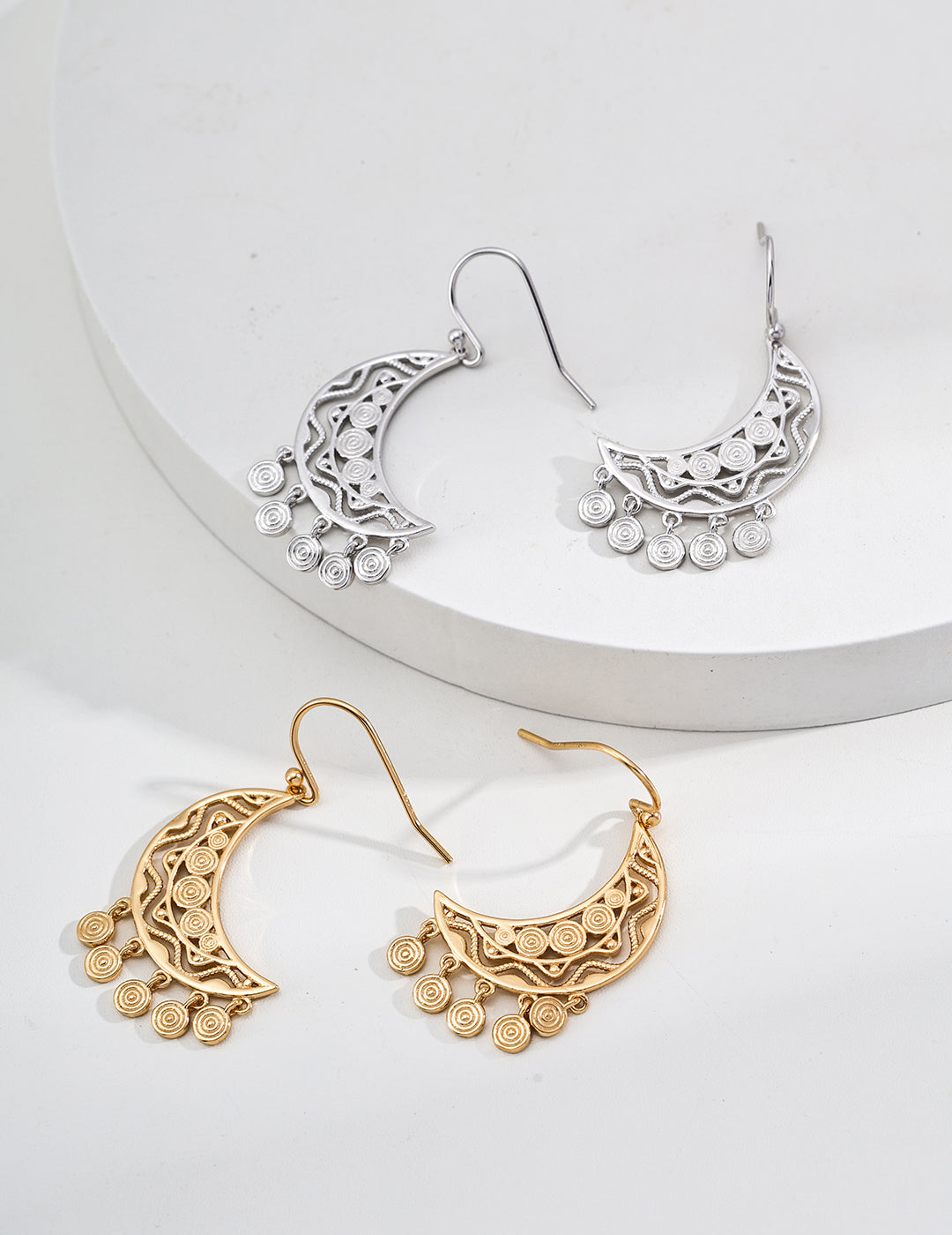 Vintage Crescent Moon Earrings-0