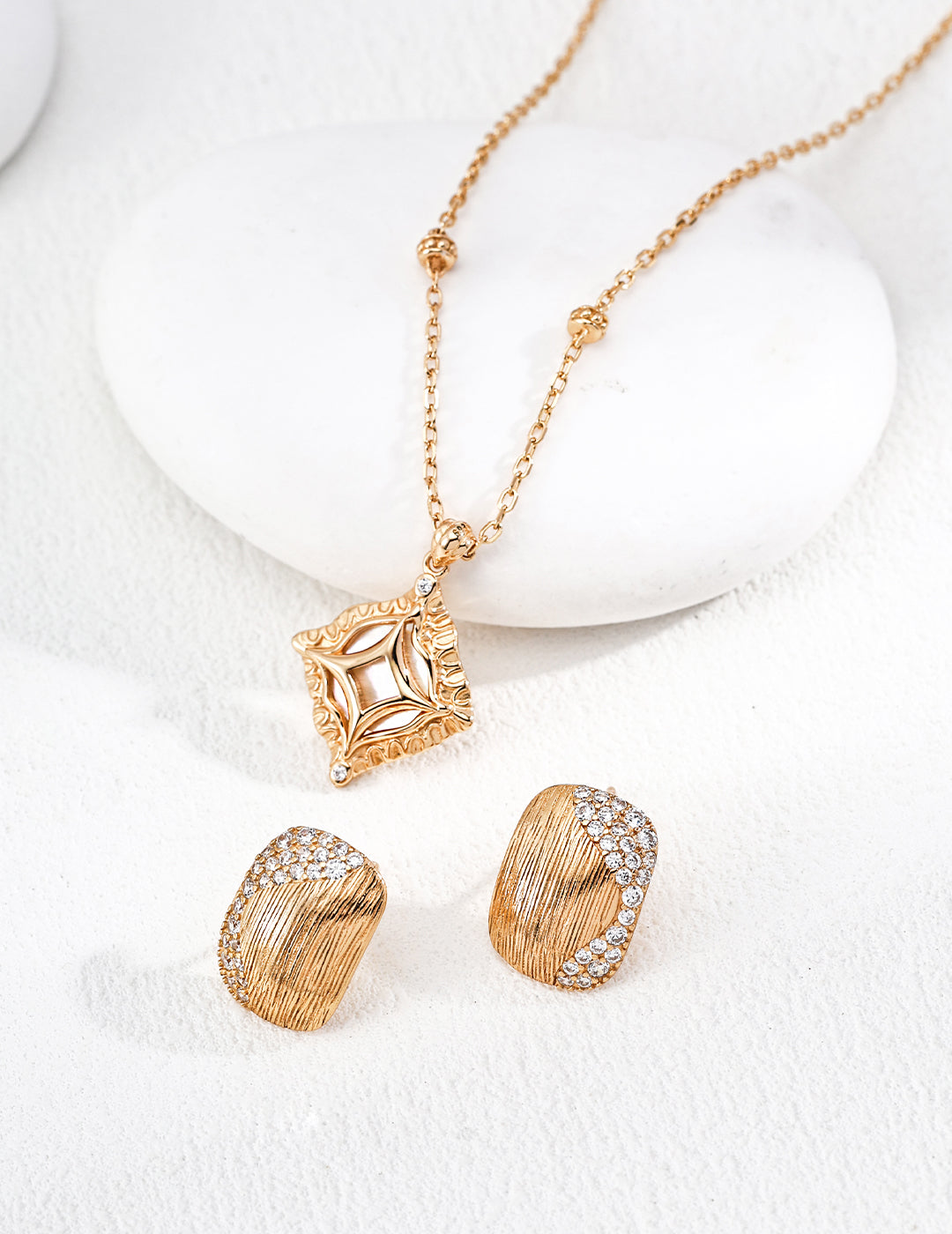 Vintage Matte Zircon Earrings-1
