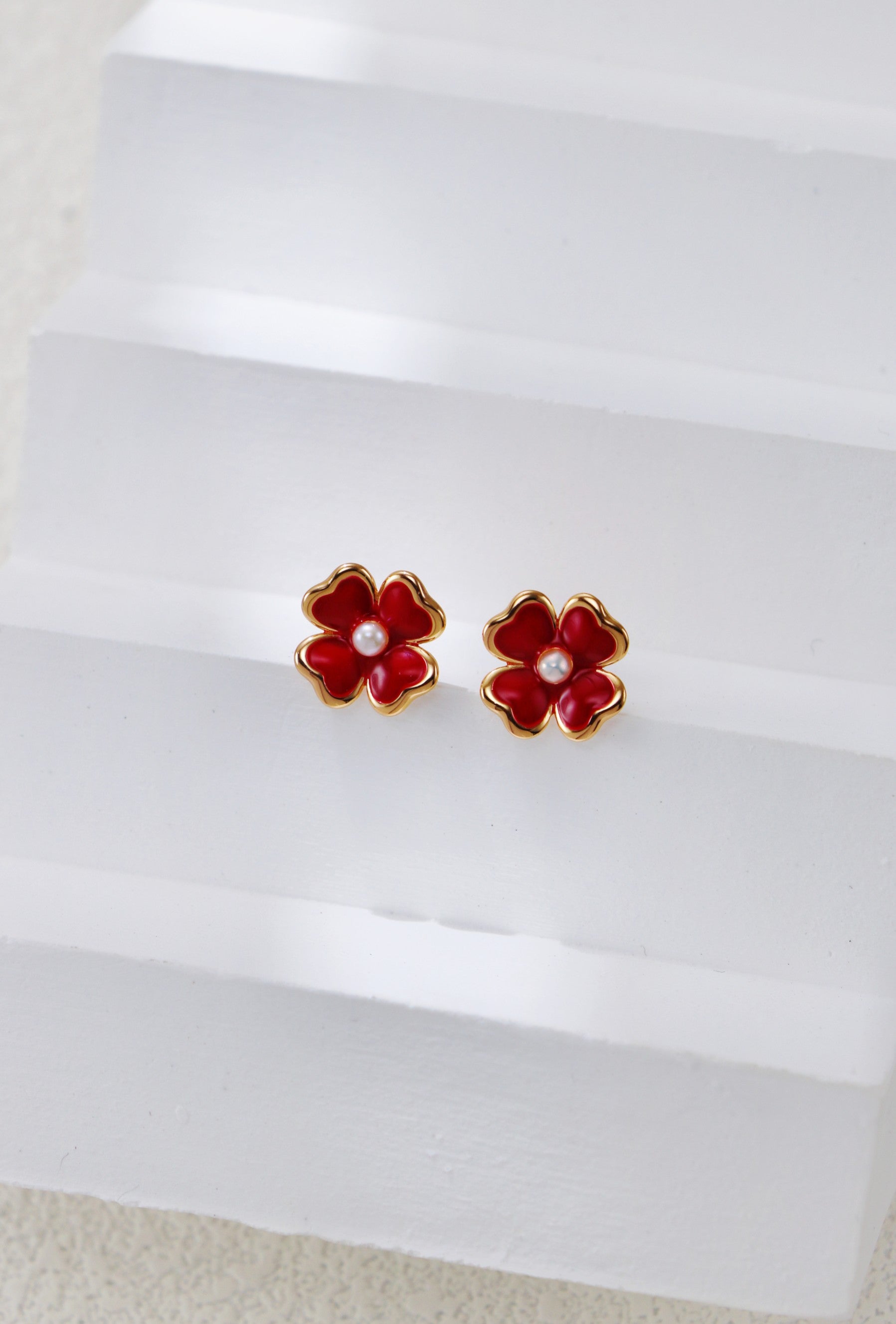 Vintage Red Enamel Clover Pearl Stud Earrings-1