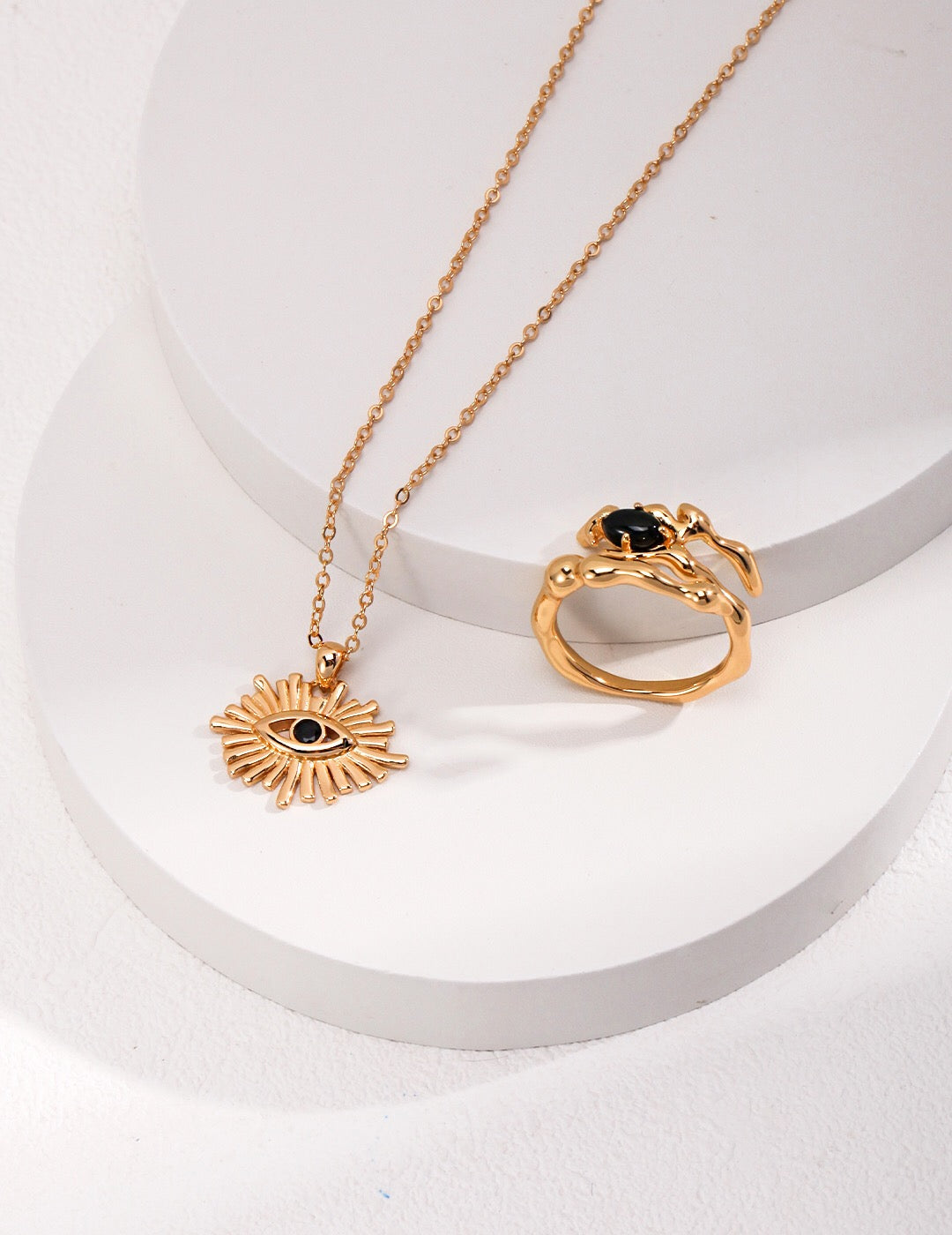 Devil's Eye Zircon Necklace-1