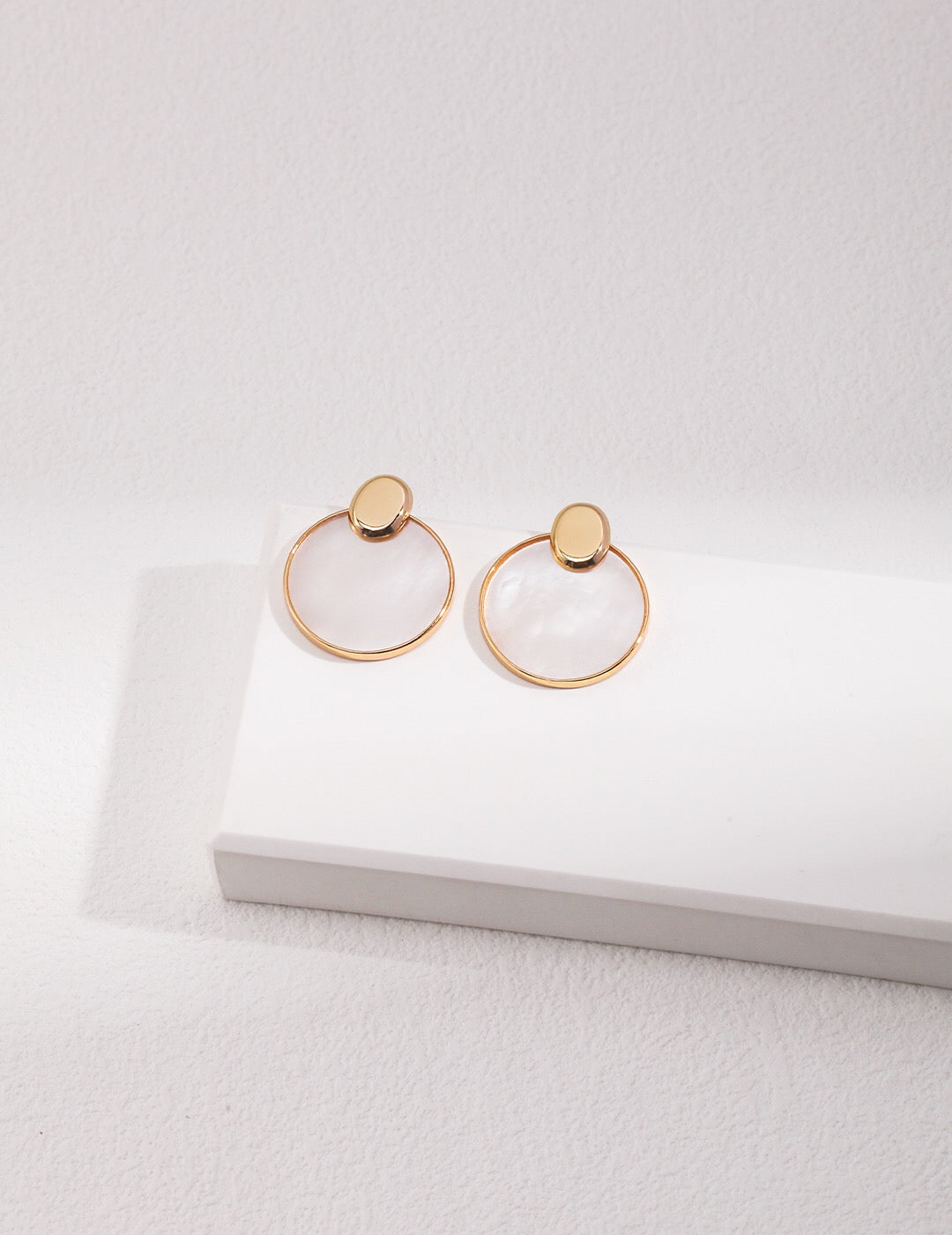 Minimalist Detachable Mother-Of-Pearl Earrings-0