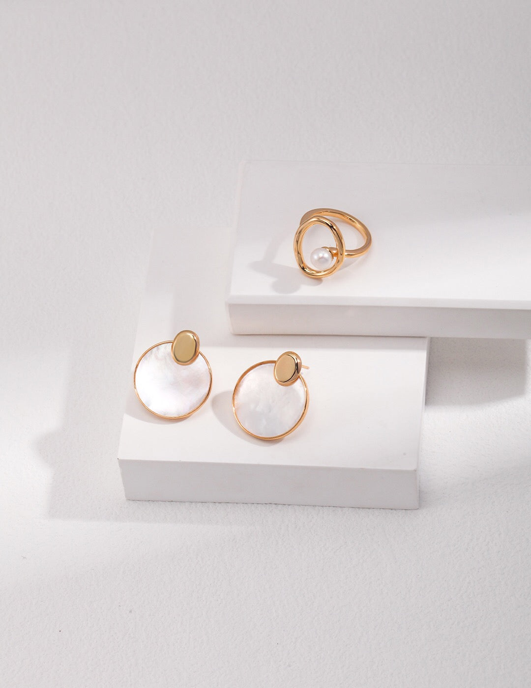 Minimalist Detachable Mother-Of-Pearl Earrings-2