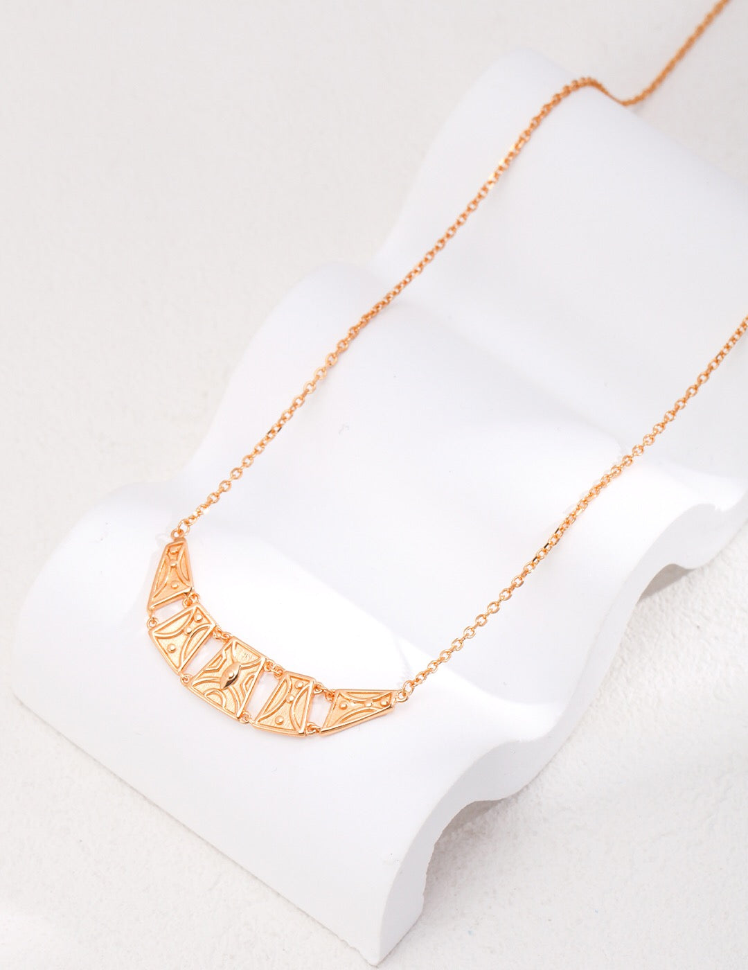 Totem Pendant Necklace-1