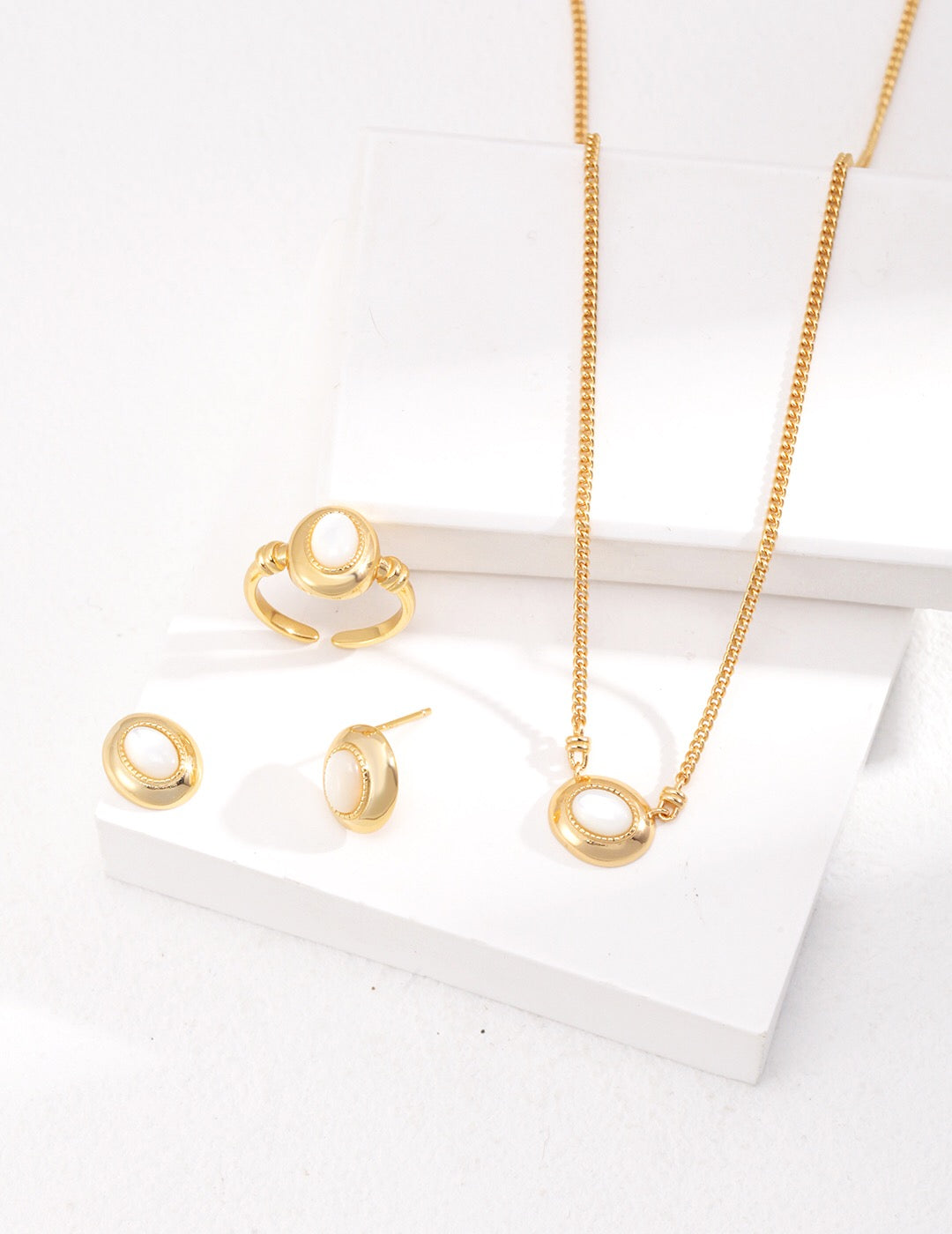 Oval Mother of Pearl Necklace-3