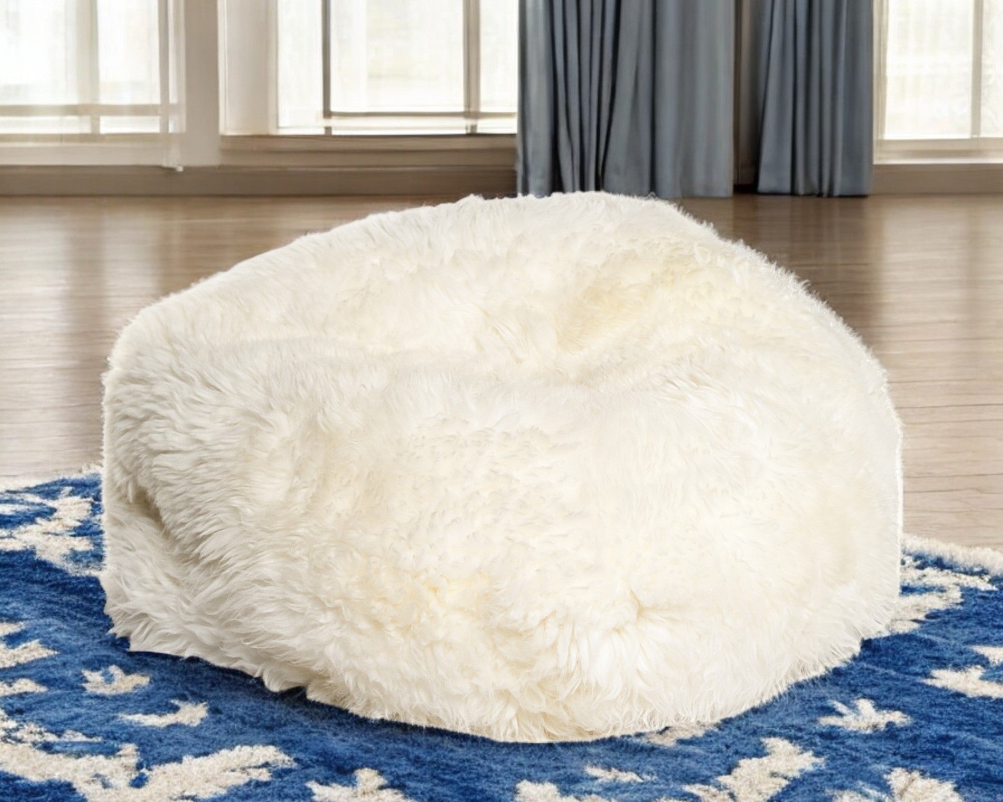 31" X 31" X 31" White Short-Hair Sheepskin Bean Bag-0