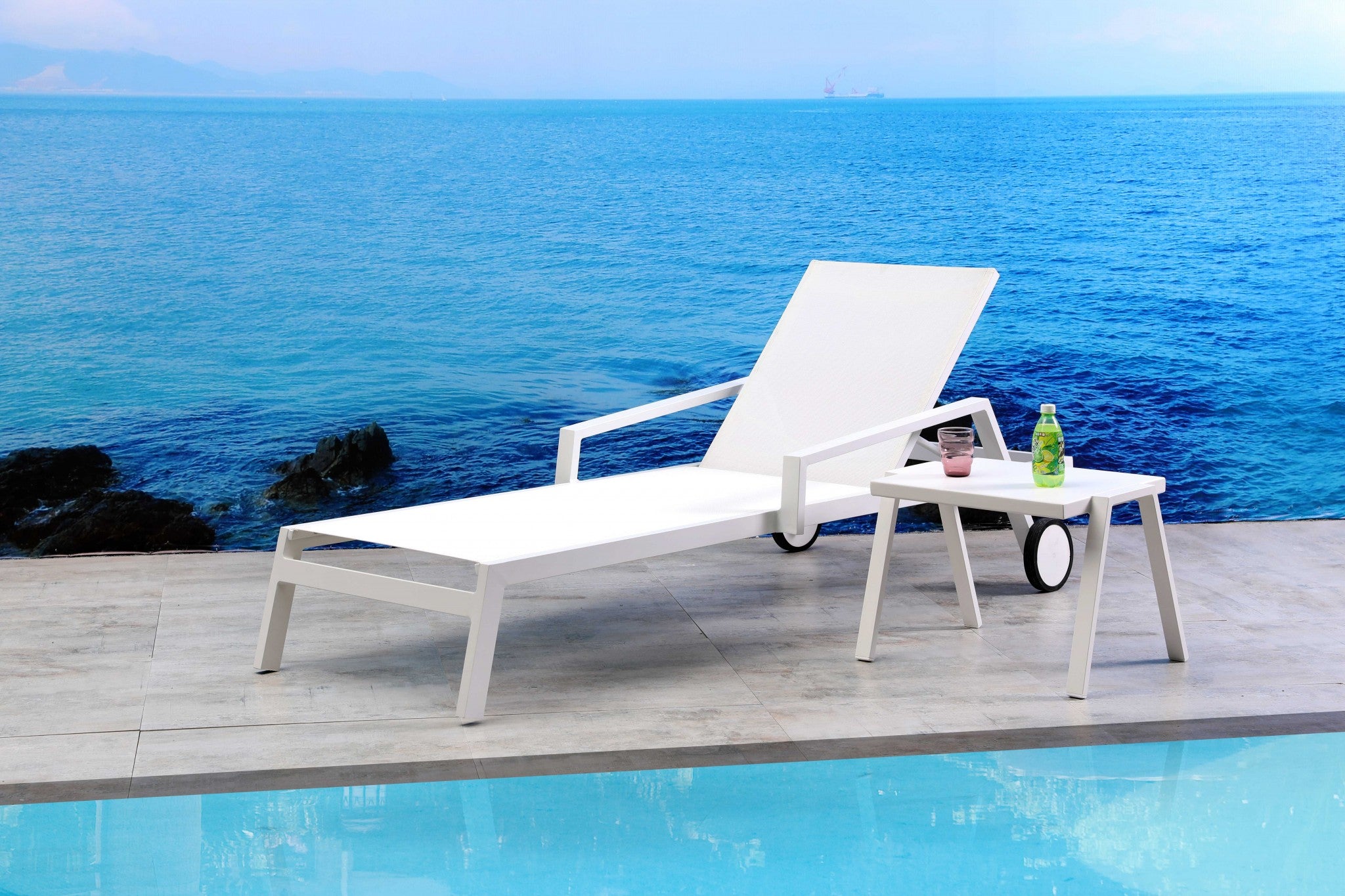 Set Of 2 White Modern Aluminum Chaise Lounges-3
