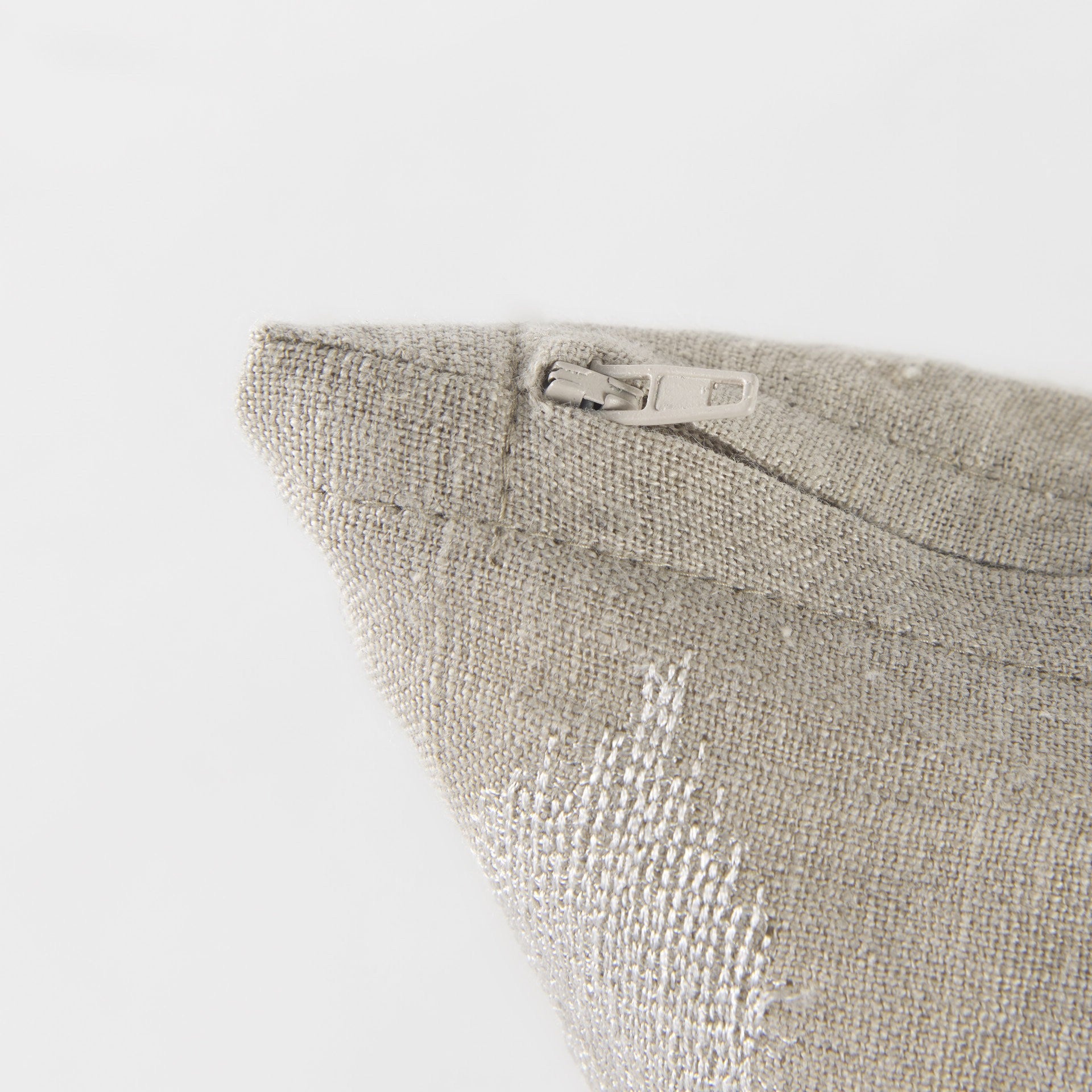 Beige And White Leaf Pattern Lumbar Pillow Cover-7