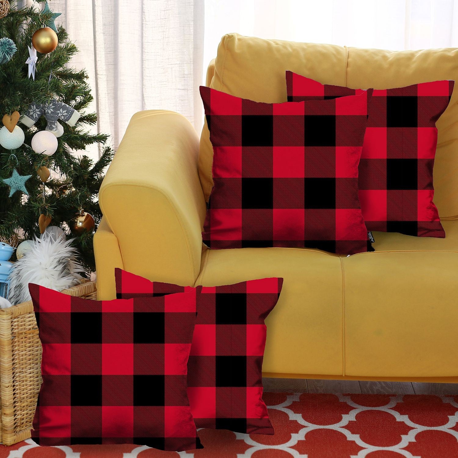 Set Of Four 18 X 18 Red And Black Plaid Zippered Polyester Christmas Throw Pillow-5