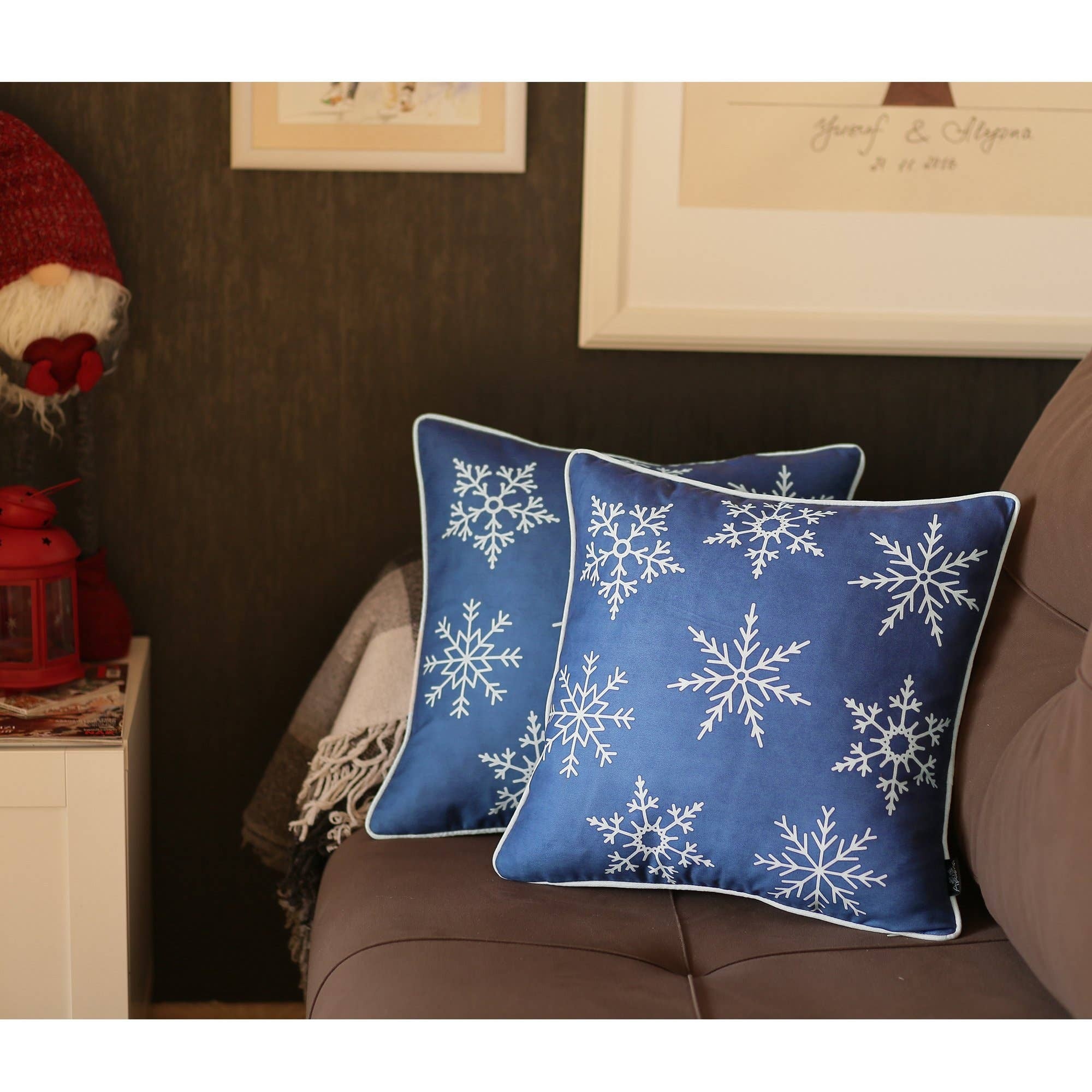 Set of 2 Blue and White Snowflakes Throw Pillows-4