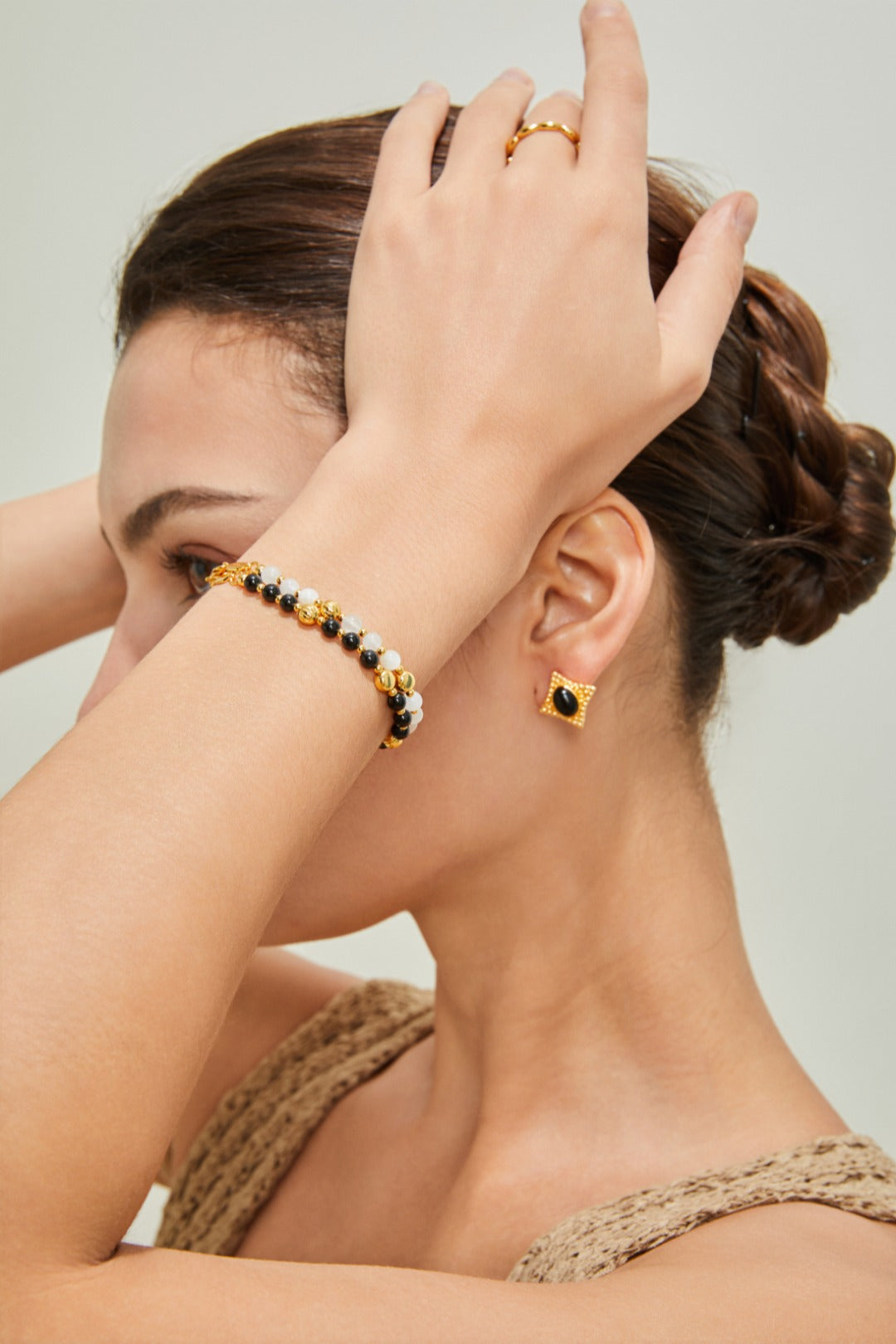 Vintage Gold Black Agate Stud Earrings-4