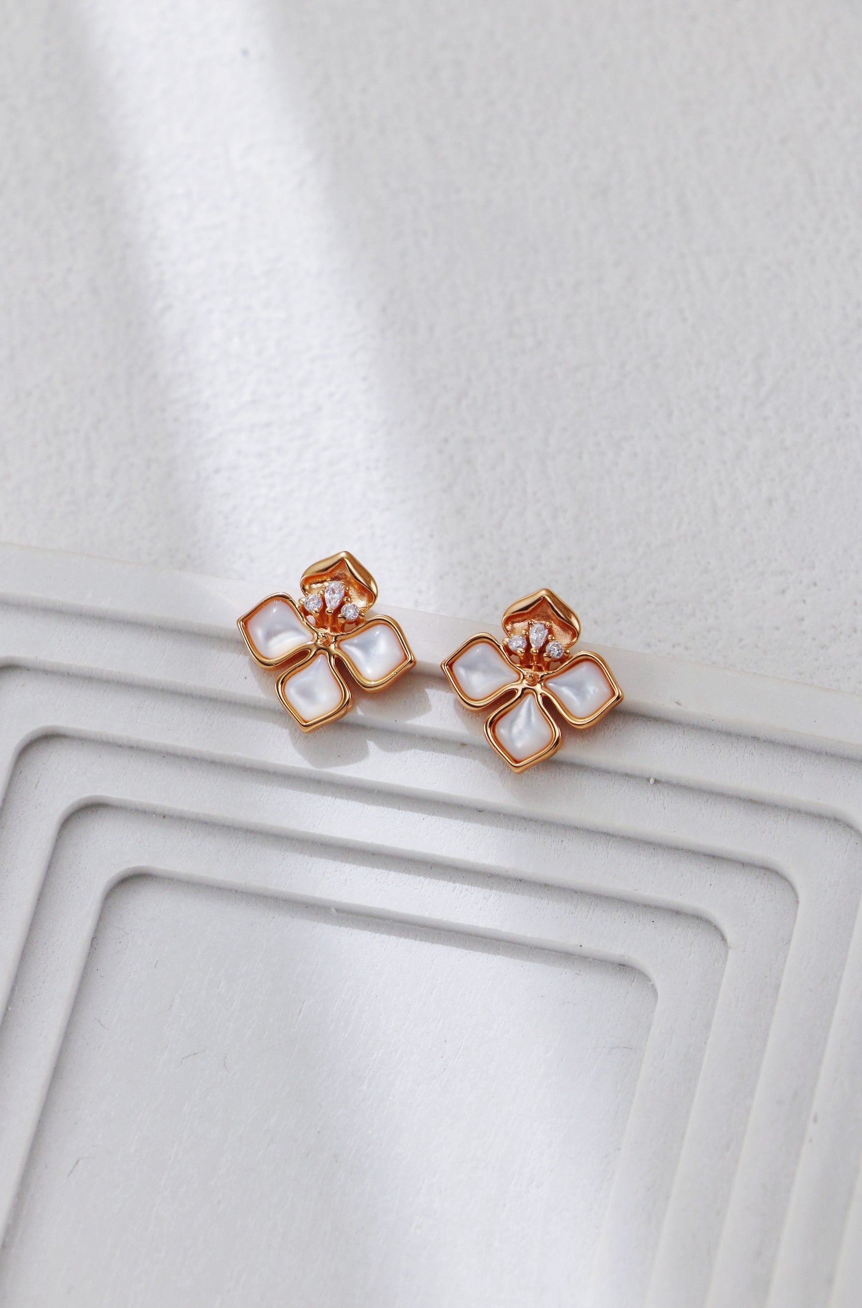 Mother of Pearl Clover Stud Earrings-1